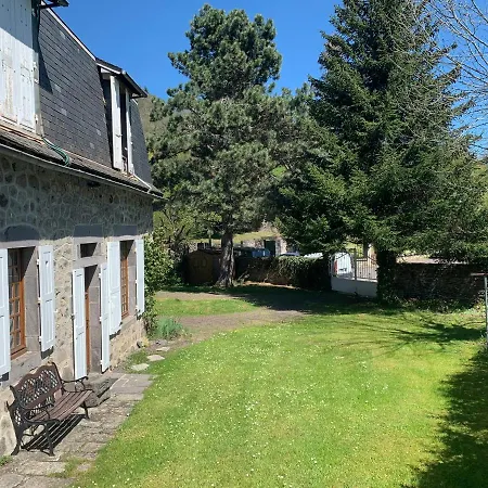 Jardin/parking Prive 4 Personnes *